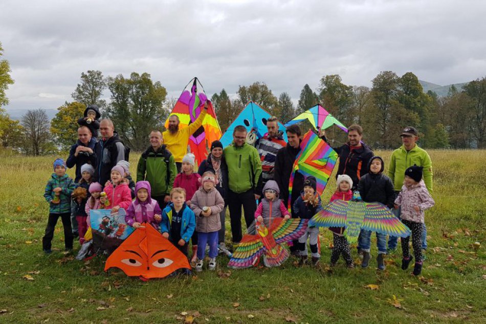 V OBRAZOCH: Nad Bystricu vzlietli pestrofarebné šarkany. Pozrite na tú nádheru!