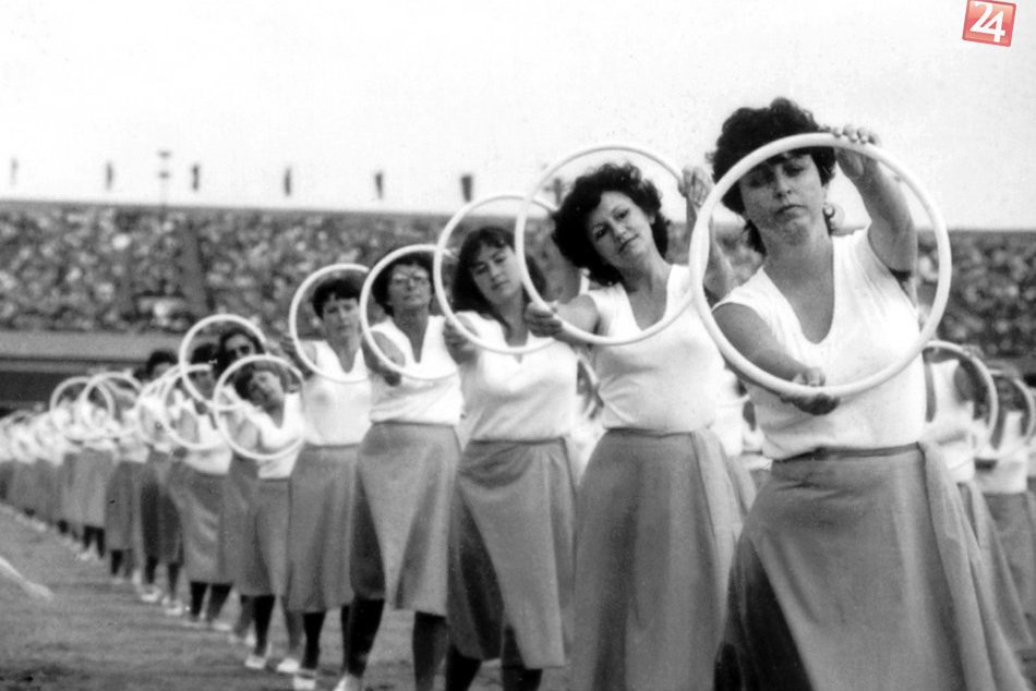 Spartakiáda bola masová udalosť: Takto sa kedysi na štadiónoch cvičilo