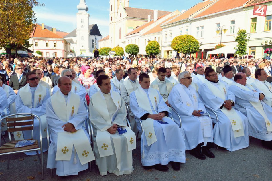 Obrazom: Rožňavu zaplnili tisíce pútnikov