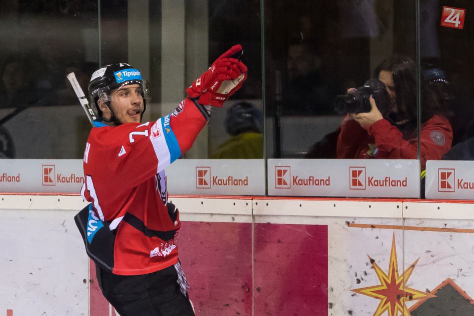 V OBRAZOCH: Bystrickí barani doma vysoko zdolali hokejistov Detvy