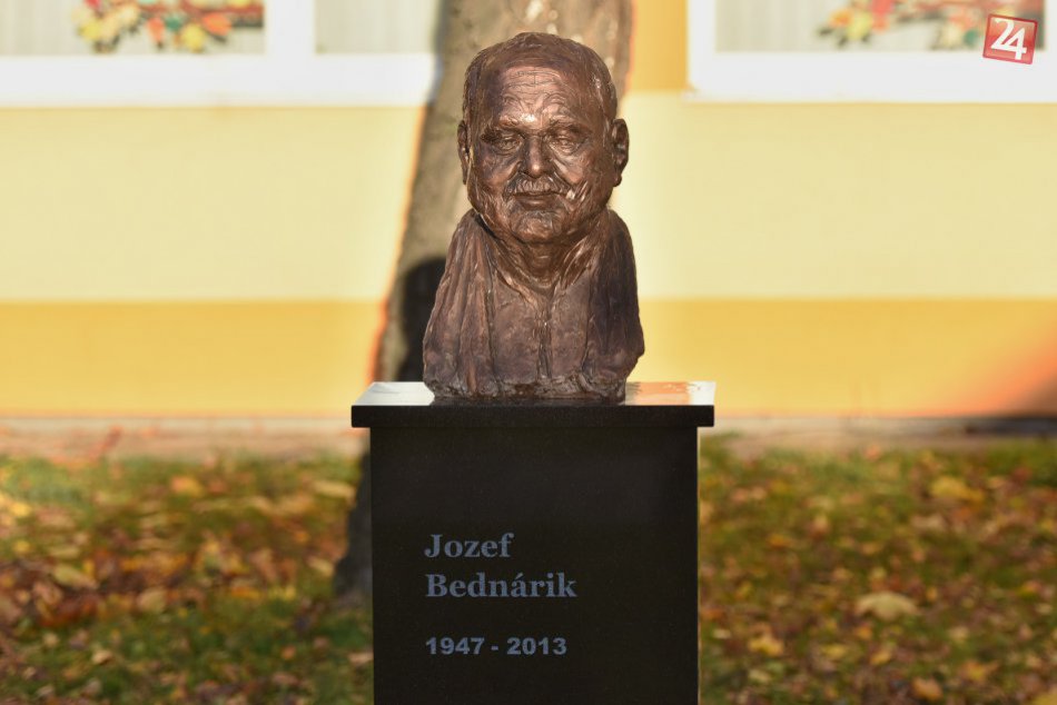 OBRAZOM:  Režiséra Bednárika si takto uctili v Zelenči