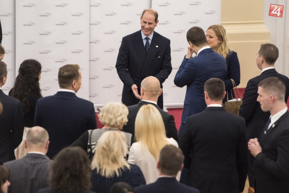 Na toto sa nezabúda: Mladí Slováci si prevzali ceny a stretli sa s princom Edwar