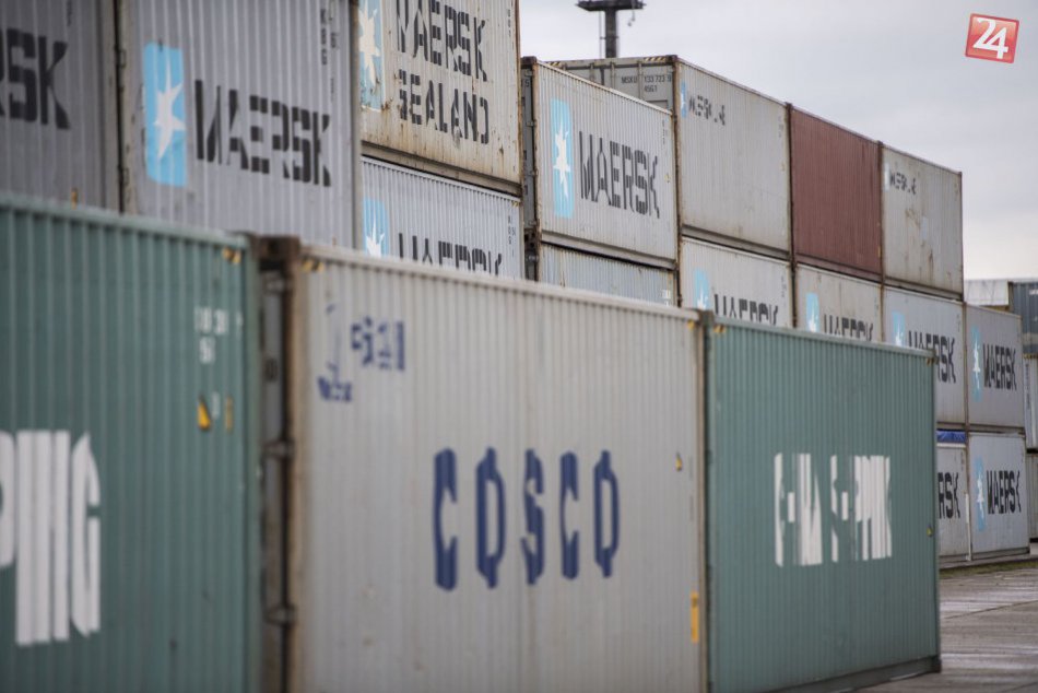 FOTO: Na Slovensko dorazil prvý nákladný vklad z Číny