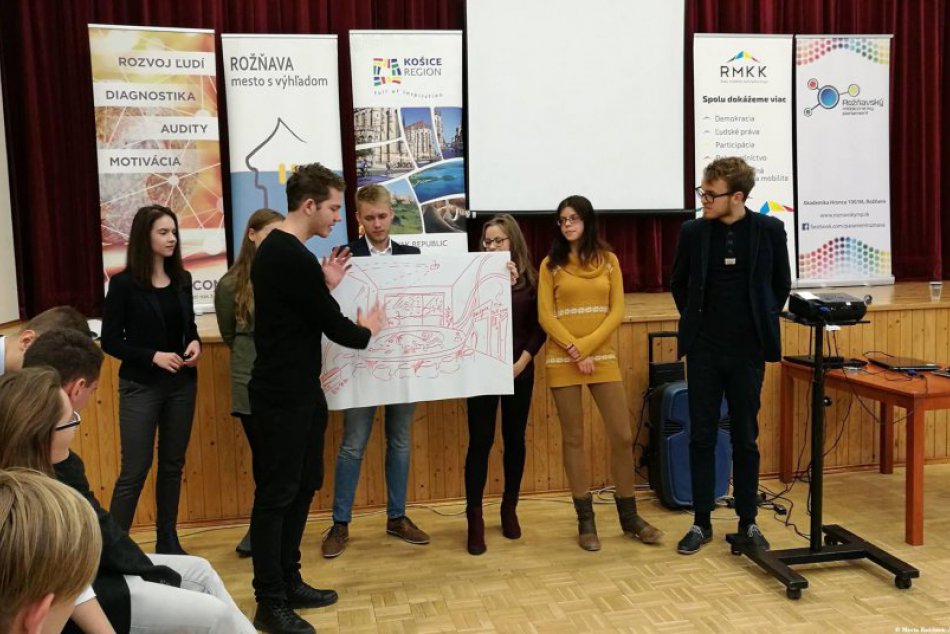 Obrazom: Študentská konferencia v Rožňave