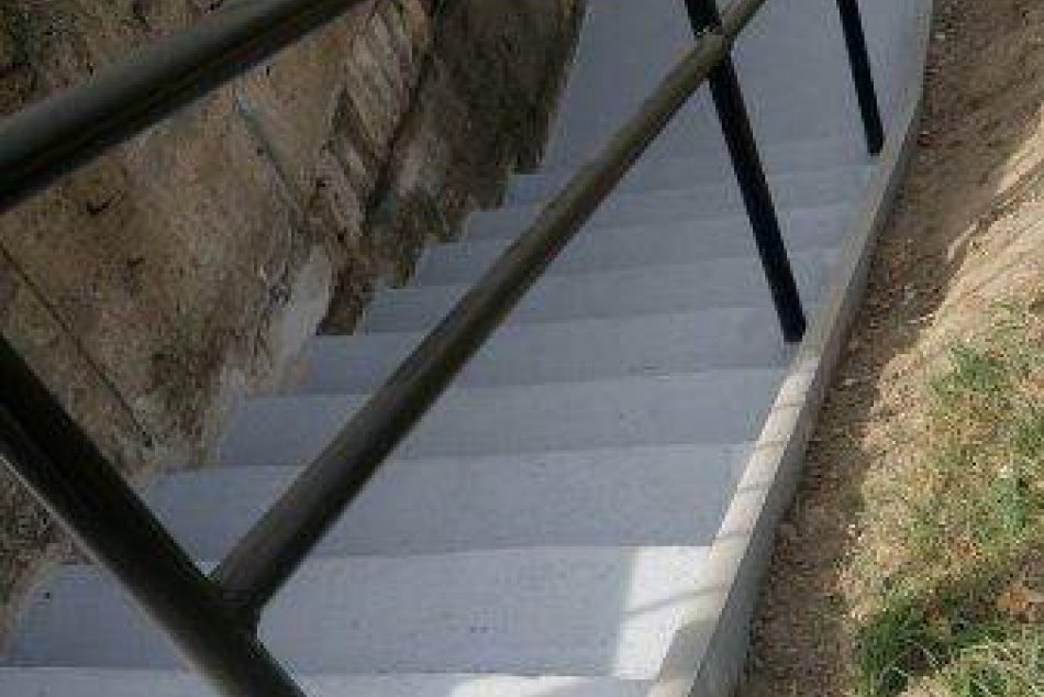 Opravy schodov v Starom Meste