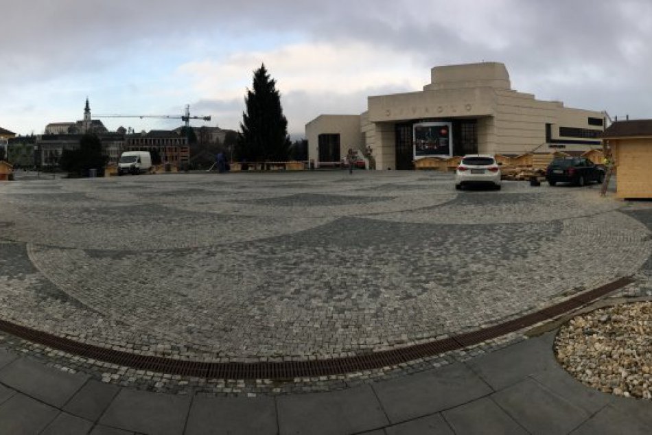 Nové vianočné stánky išli na dračku: Jeden vydražili za rekordných 10-tisíc eur