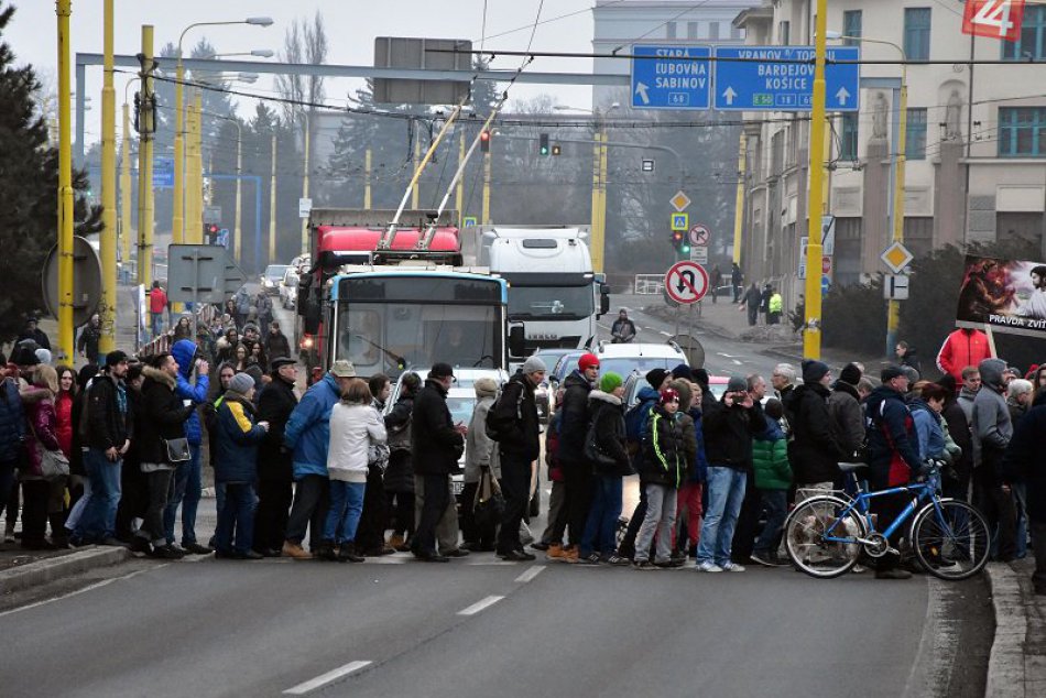 V stredu budú blokované viaceré štátne cesty! Mestá a obce sa spojili do protest