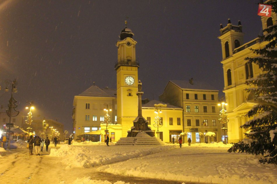 V OBRAZOCH: Bystrica sa obliekla do bielej periny. Pozrite na tú nádheru