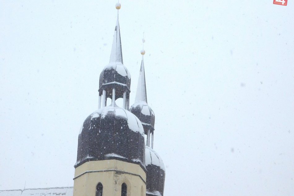 FOTO: V Trnave úradovala Perinbaba. Takáto krása nás ráno vítala!