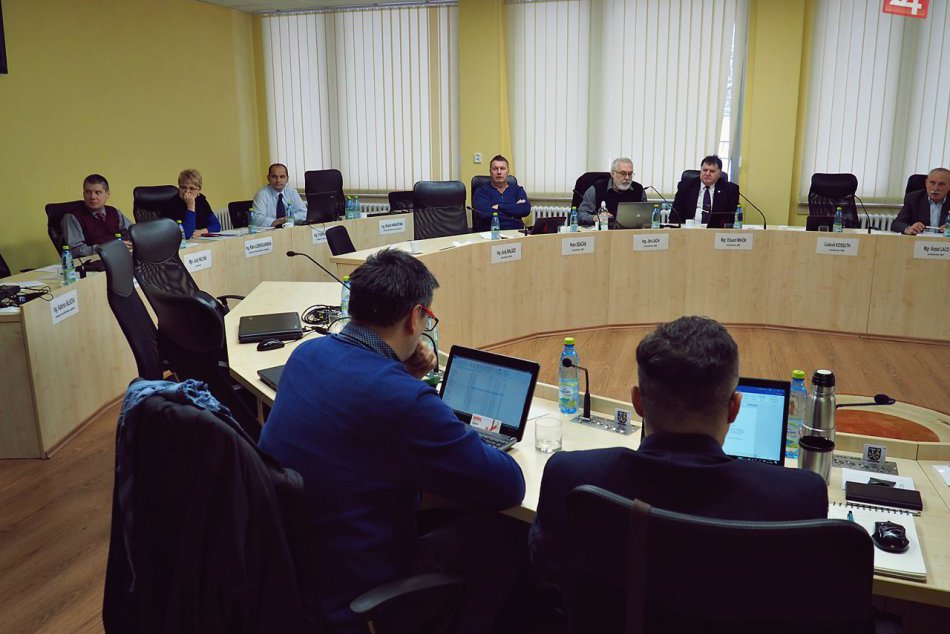 Obrazom: Foto z rokovania zastupiteľstva v Rožňave