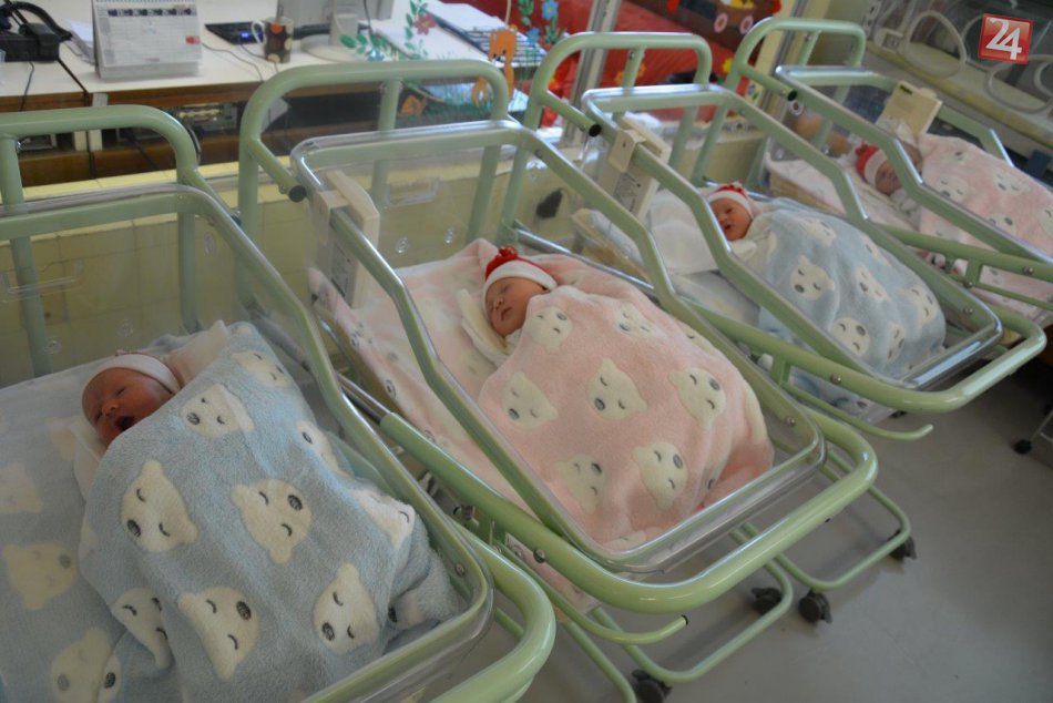 V OBRAZOCH: Mini mikulášske čiapočky pre malých pacientov