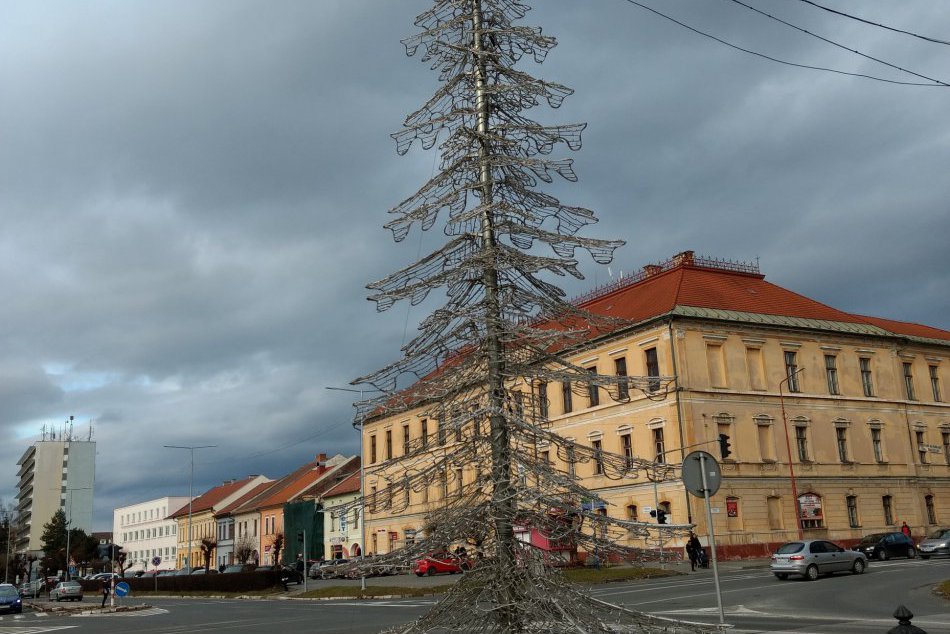 Všimli ste si? V Spišskej už vianočný stromček z križovatky nenájdete
