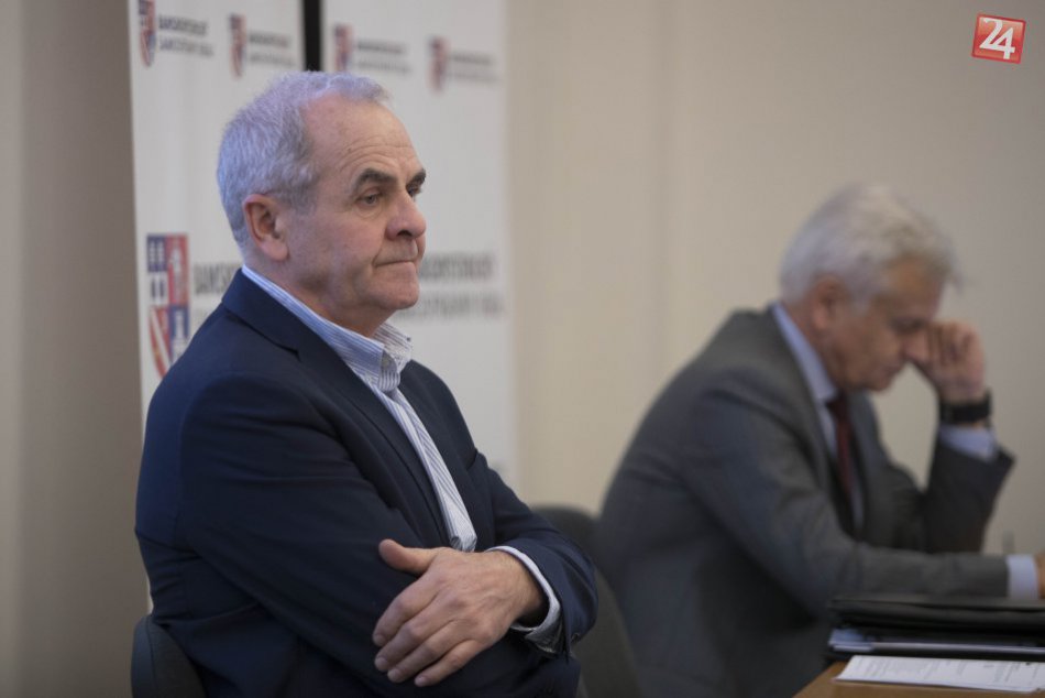 V OBRAZOCH: Mimoriadne zasadnutie Zastupiteľstva BBSK