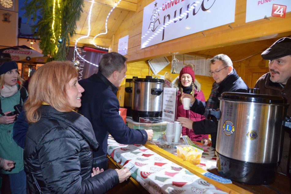 V OBRAZOCH: Univerzitný punč v Banskej Bystrici