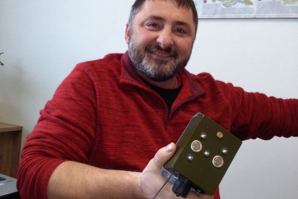 Slováci vymysleli unikátny prístroj: Včelstvá ochráni pred ich najväčším škodcom