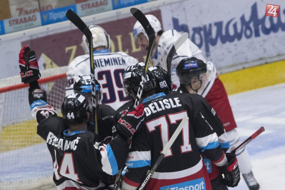 V OBRAZOCH: Debakel Zvolena na domácom ľade. Barani mu nastrieľali osmičku
