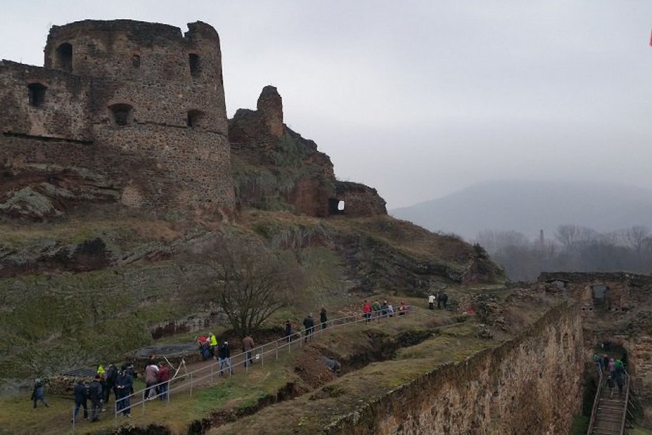 Novoročný výstup na Fiľakovský hrad