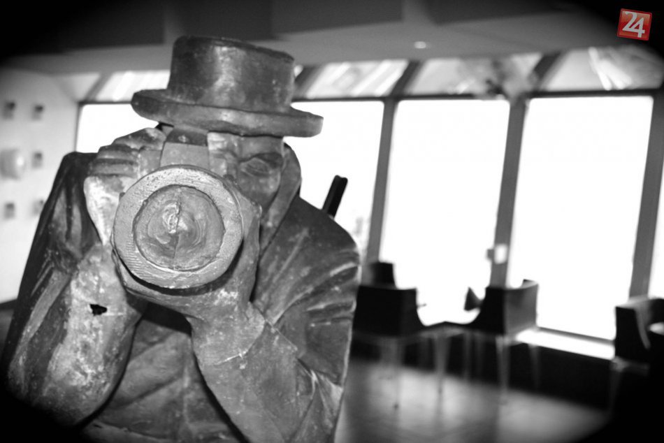 UFO watch.taste.groove.