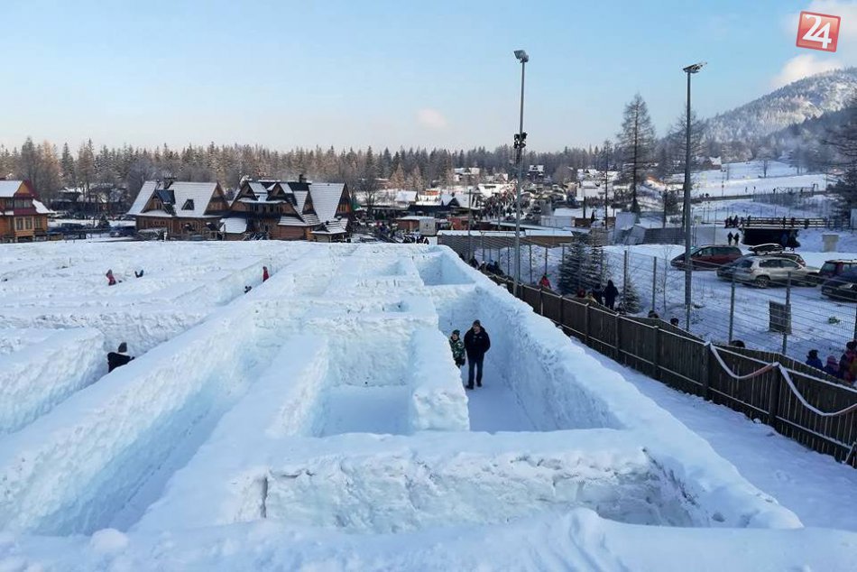 Snehový labyrint v poľskom Zakopanom