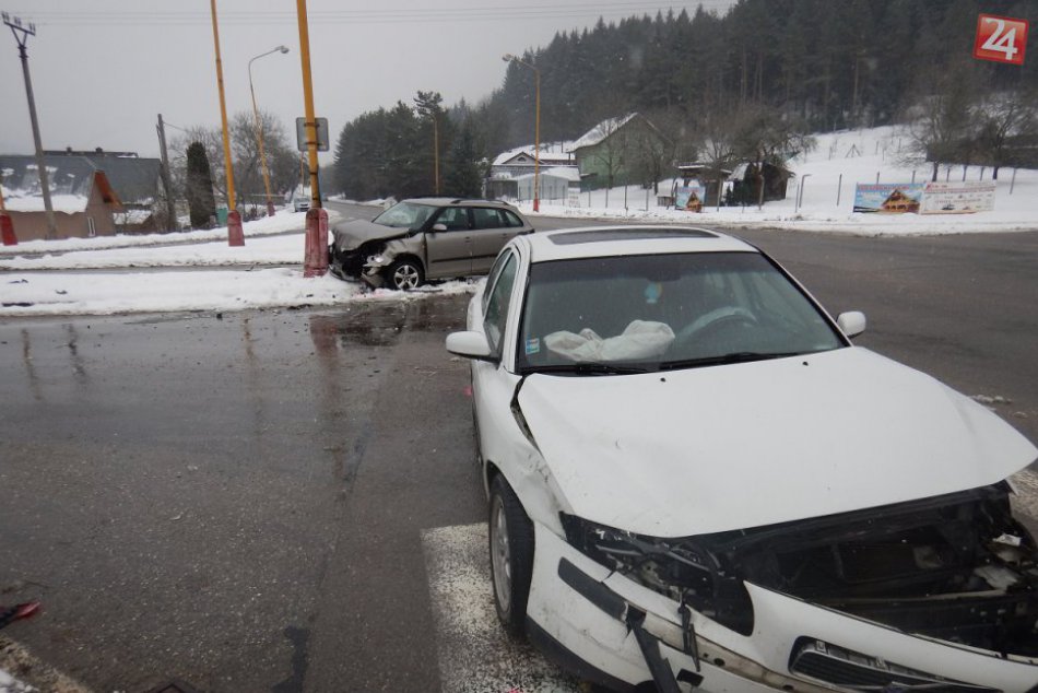 Nehoda priamo v Považskej Bystrici: Zábery priamo z miesta