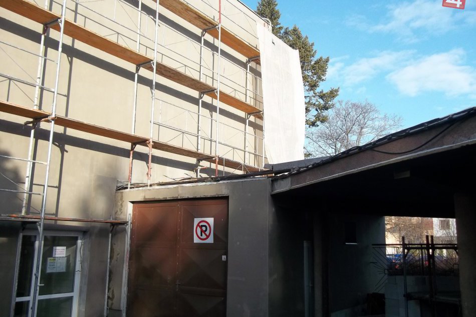 V Šali sa pohli ľady, poliklinika dostane novú tvár. FOTO