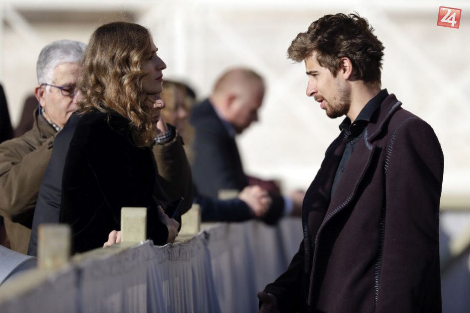 Peter Sagan sa stretol s pápežom Františkom, daroval mu bicykel