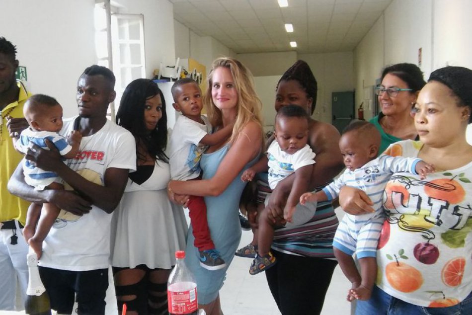 V OBRAZOCH: Mladá Bystričanka Veronika pomáha utečencom