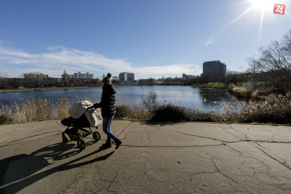 Blíži sa zmena počasia: Cez víkend sa môže otepliť až na 20 °C