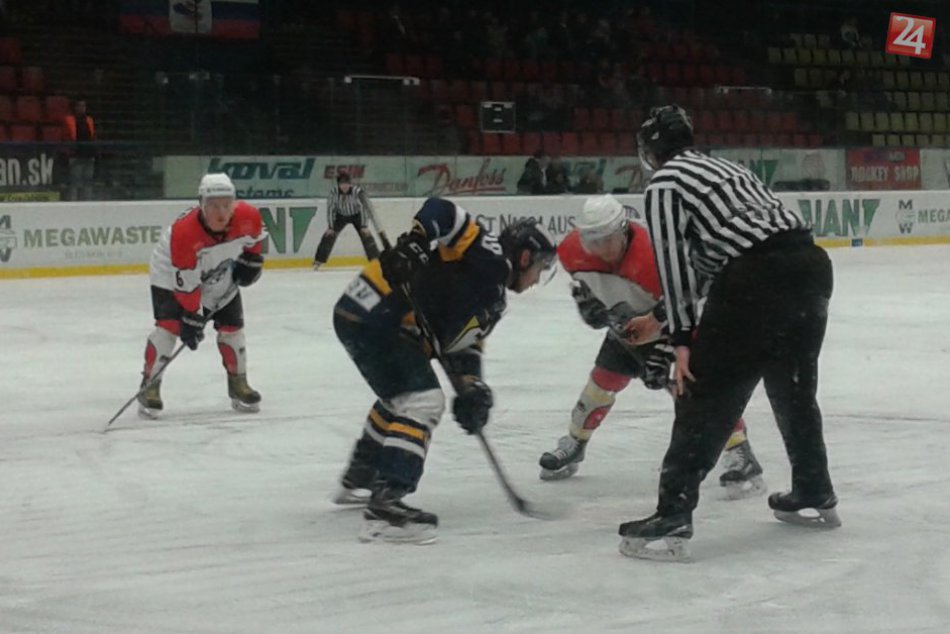 Zábery z vypätého zápasu Považská - Prešov: Náš tréner skončil na tribúne