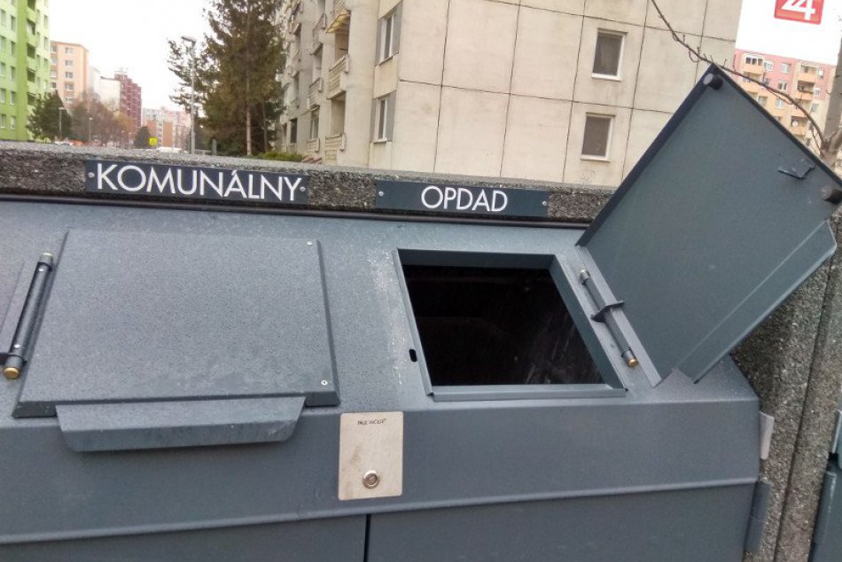 Nové kryty na smetiaky v Nových Zámkoch