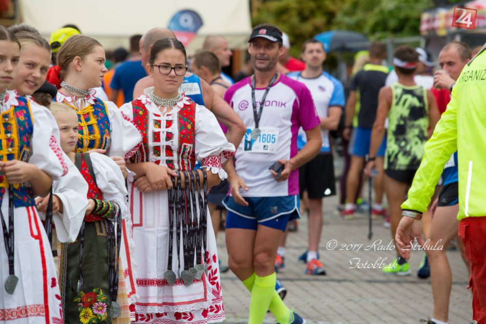 V OBRAZOCH: Dobrovoľníci na Banskobystrickom maratóne