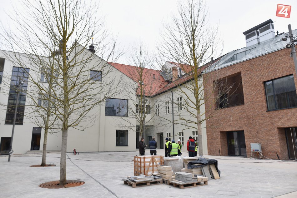 OBRAZOM: Nádvorie otvoria v apríli, chce priniesť Trnavčanom mestskú kultúru