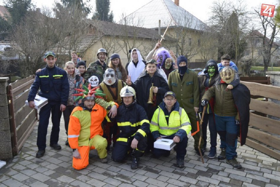Fašiangy v obci Bobot.