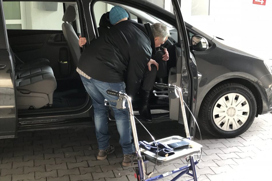 Prepravná služba v Petržalke