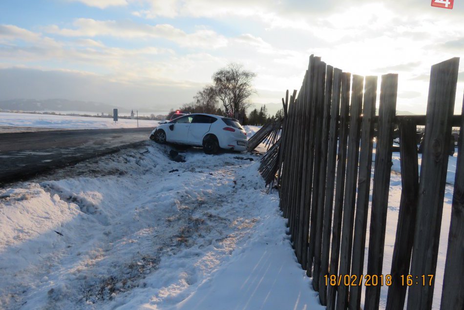 Polícia obvinila Popradčana, ktorý opitý narazil autom do oplotenia cintorína