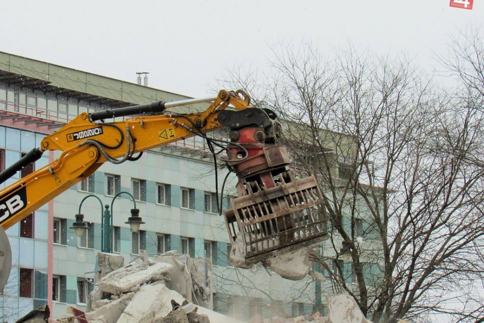 Aktuálne FOTKY priamo z miesta: V metropole Šariša už zbúrali staré Tesco