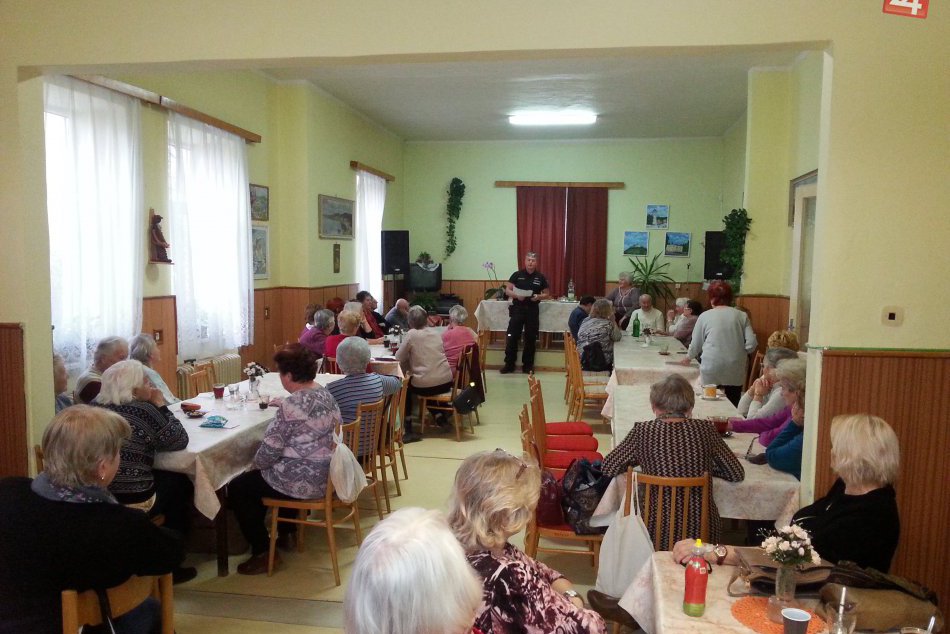 Obrazom: Preventívna aktivita pre dôchodcov v Rožňave