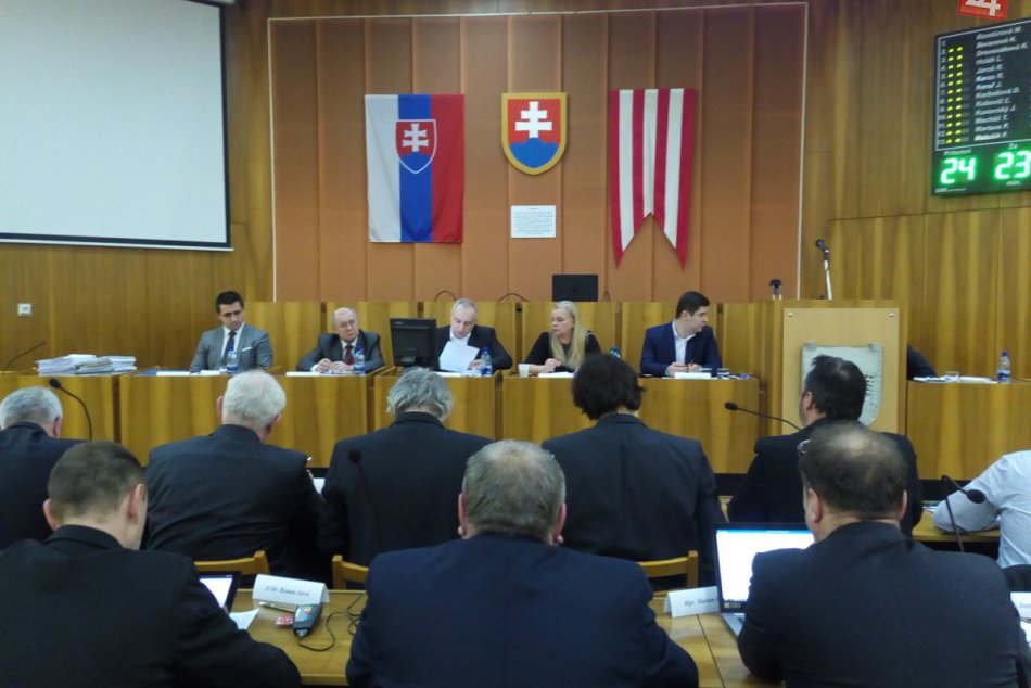 Marcové zastupiteľstvo v Považskej Bystrici: Hlasovanie o odmene kontrolórovi