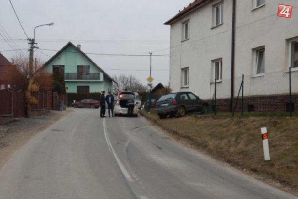 Policajti z Považskej mali prácu: Pavol narazil do oplotenia s vyše 3 promile