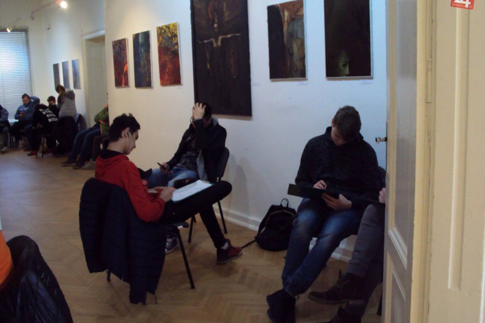Obrazom: Študenti v galérii