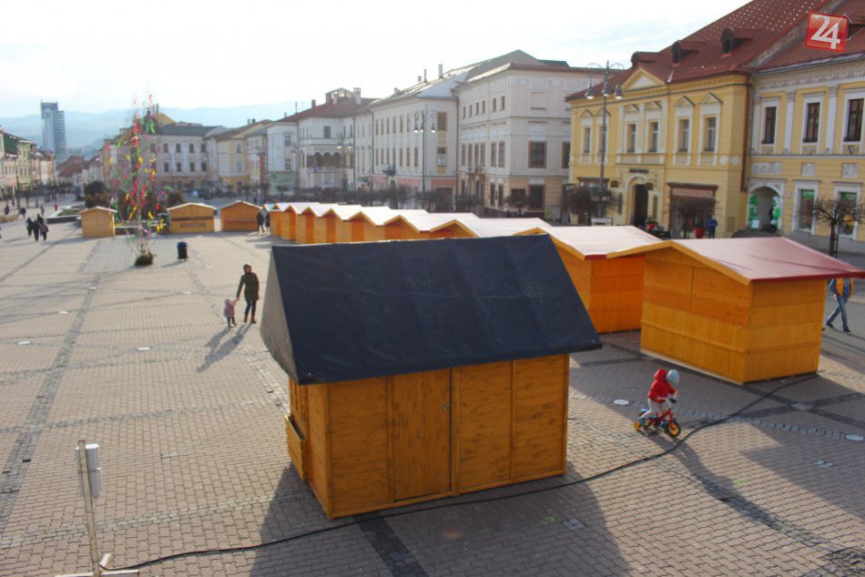V OBRAZOCH: Veľkonočné trhy sa blížia. Takto aktuálne vyzerá centrum Bystrice