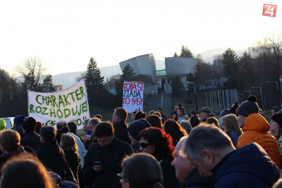 V OBRAZOCH: Na Námestí Slobody sa konal protest. Takto to tam vyzeralo