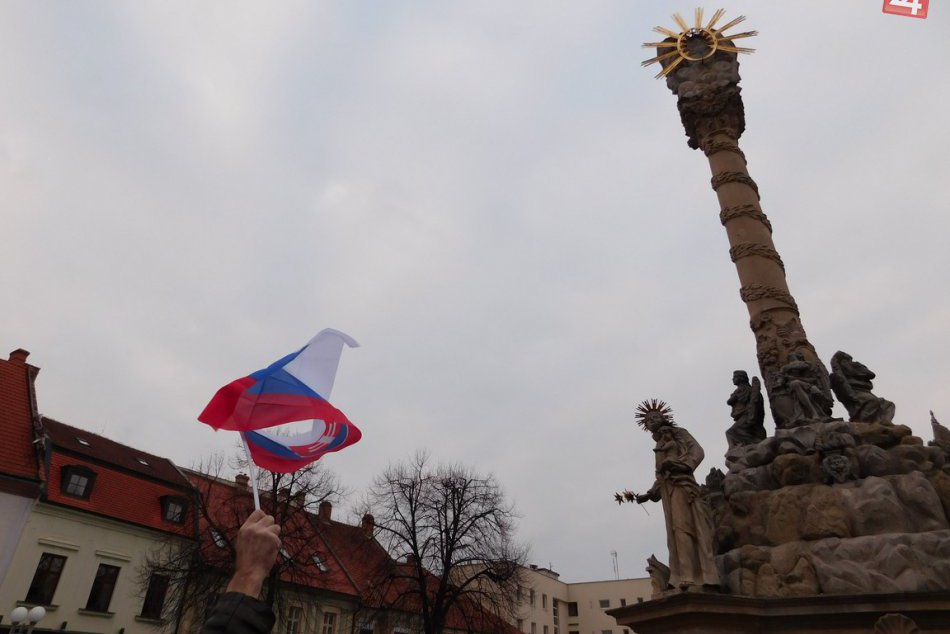 OBRAZOM:  Trnavčania vyrazili do ulíc v tichom pochode.