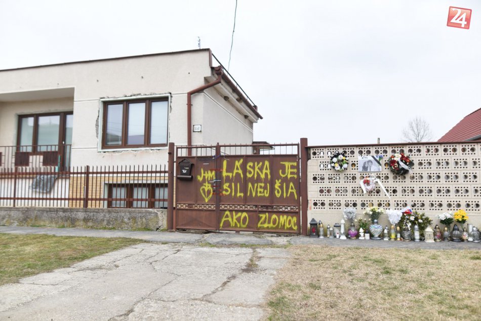 Veľká akcia neďaleko domu zavraždeného novinára: Polícia prehľadávala les