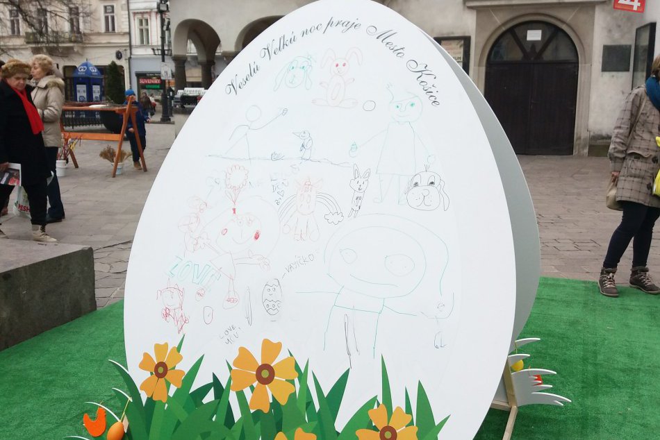 Veľká noc na Hlavnej ulici: Jedinečná atmosféra na FOTKÁCH