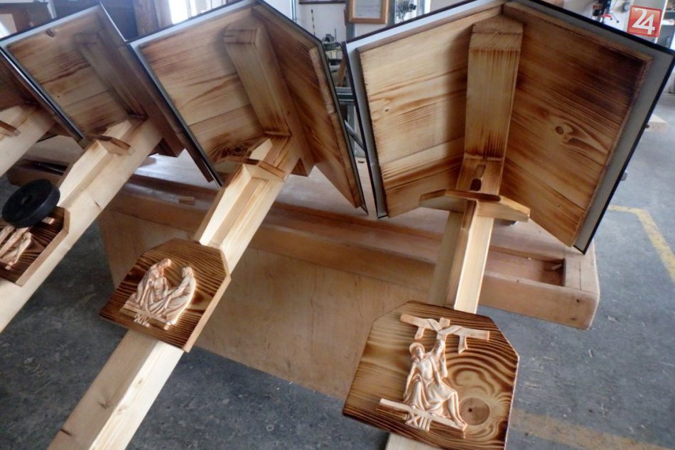 Žiaci z Považskej ukázali šikovnosť: V Milochove vyrástla nová krížová cesta