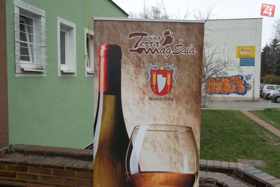 V Šali sa zišli odborní degustátori: Konalo sa Víno Terra Wag Šaľa 2018, FOTO