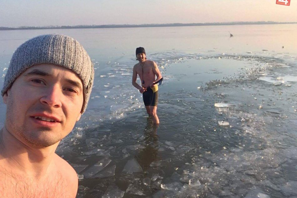 Zaujímavé zábery zo Šíravy: Takéto kúpanie si tam dopriala partia kamarátov