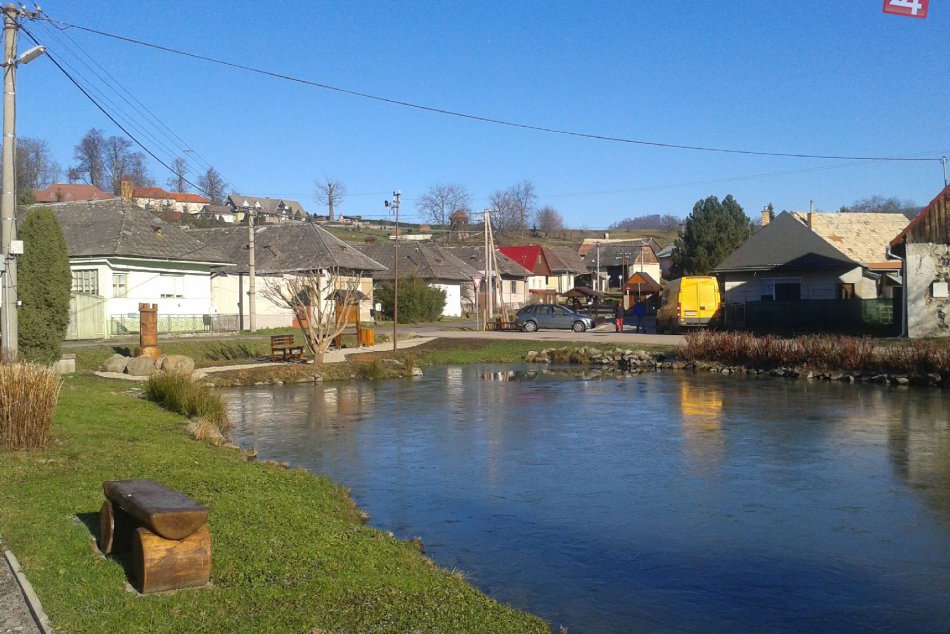 V OBRAZOCH: Obec Bacúrov