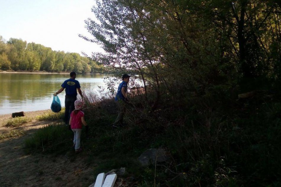 Foto, Deň Zeme oslávili aj v Šali: Obyvatelia pracovali aj sa zabavili